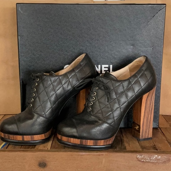 Chanel black quilted leather lace up Lacets w/ wooden block heels, size 39 - Picture 5 of 16